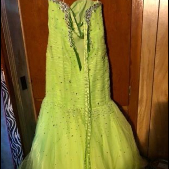 Dress - Picture 2 of 2